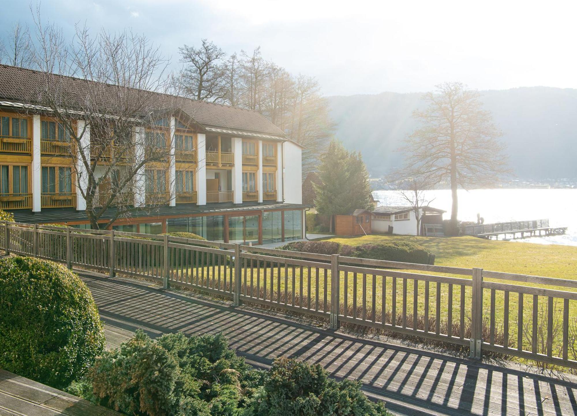 Seehotel Urban Bodensdorf Exterior photo
