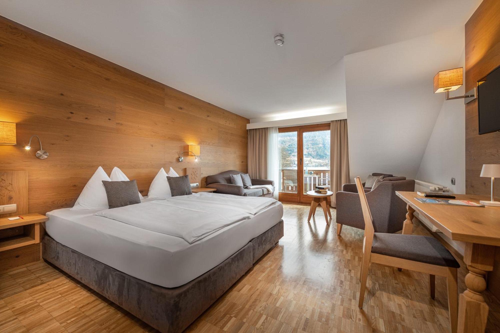 Seehotel Urban Bodensdorf Exterior photo